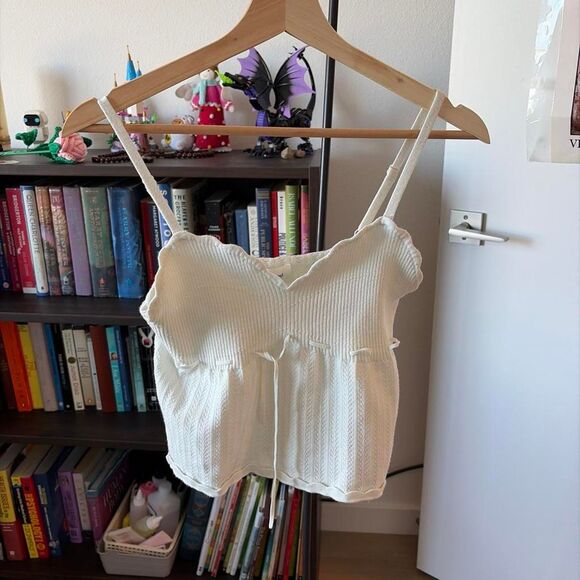 Aritzia Tops - Aritzia Women's White and Cream Vest